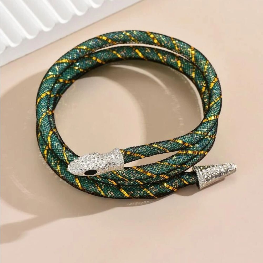 Snake Design Necklace - Picture 4 of 4